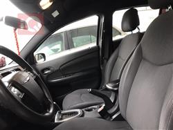 Chrysler 200